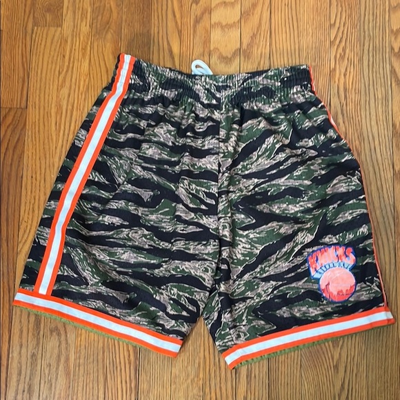 Mitchell & Ness New York Knicks 1991-92 CAMO Swingman Shorts Men’s L - Picture 2 of 11